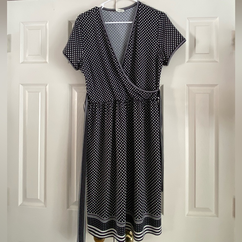 Medium. Max studio. great condition.
